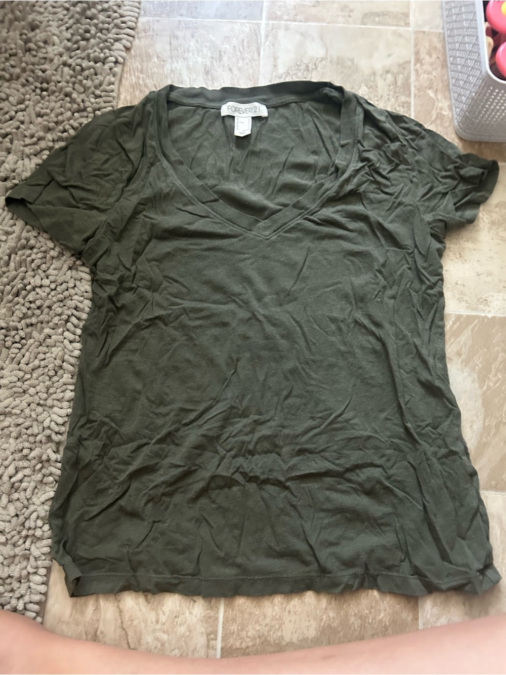 Forever 21 V-Neck Short Sleeve Tee in Olive